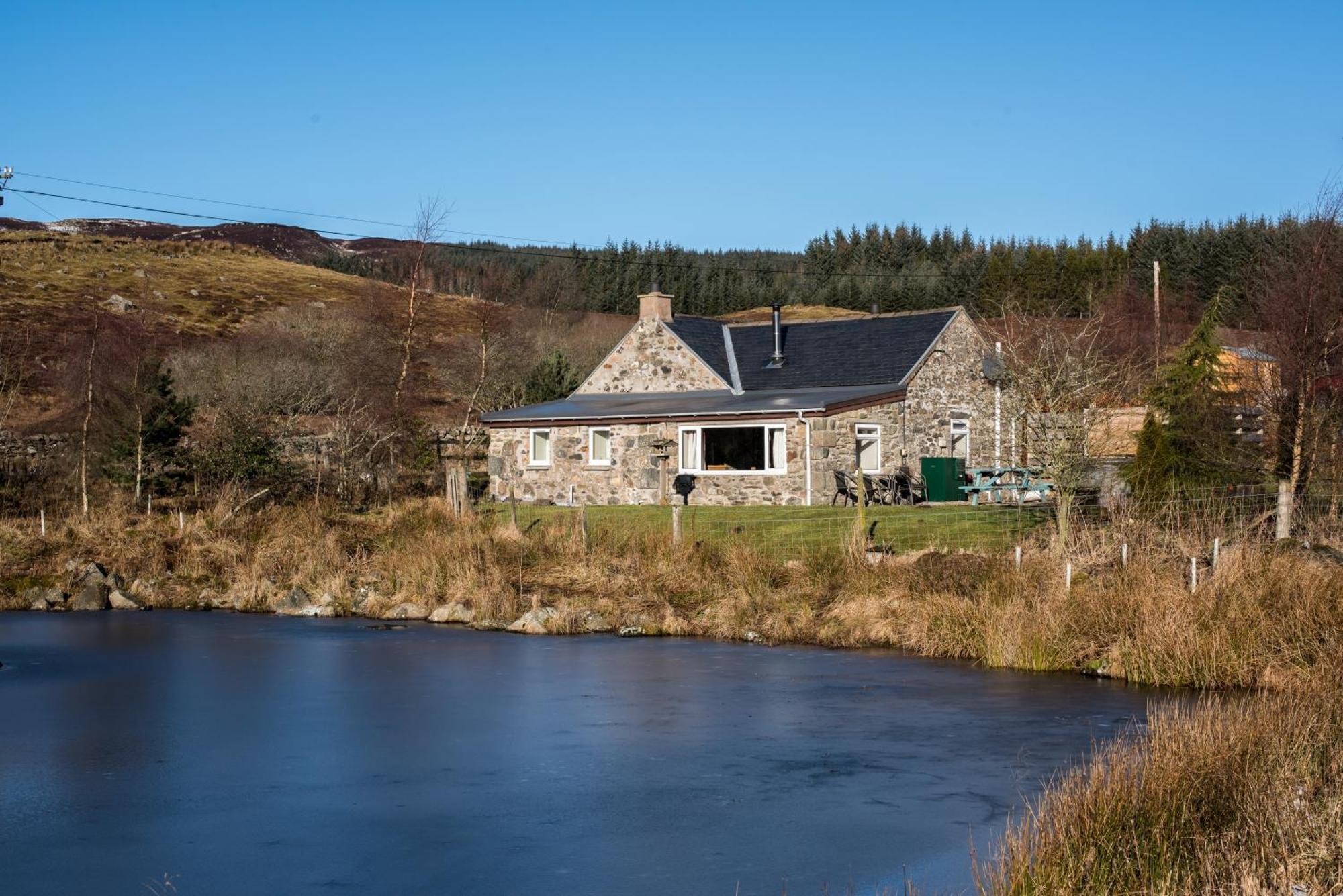 Dalnoid Cottages & Treehouses Nr Glenshee Εξωτερικό φωτογραφία
